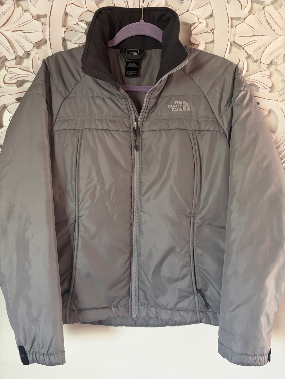 The North Face Women's Puffer Jacket in Light Gray